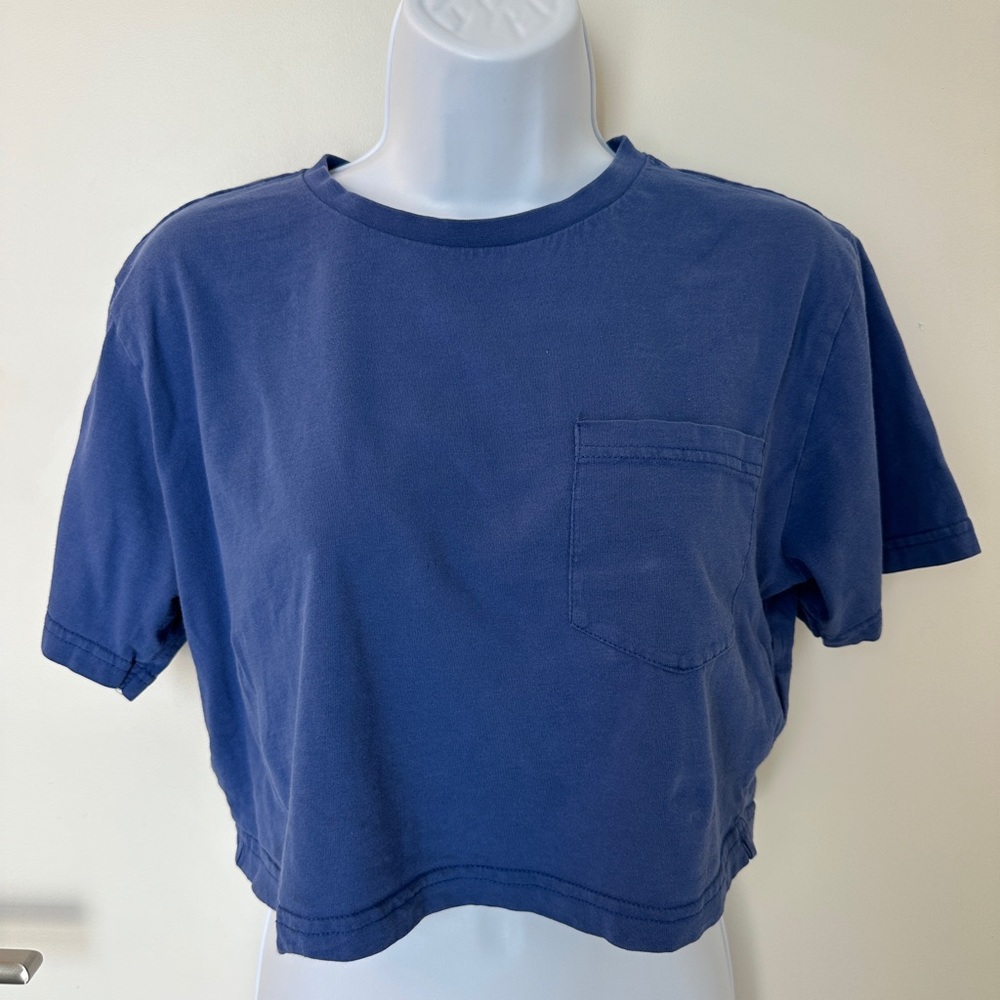 Fashion Nova cropped Blue T-Shirt